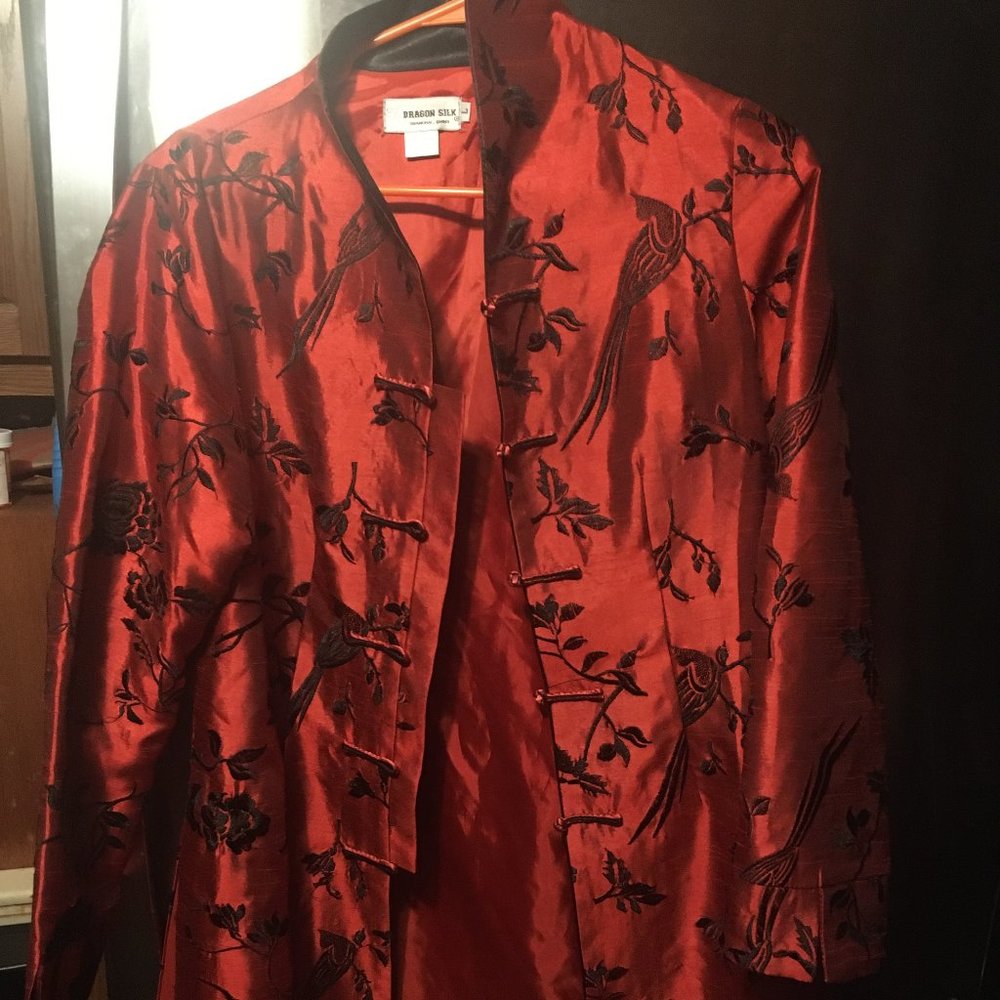 🐲Dragon Silk Embroidered Jacket - 303 $65 or $60 w/offer